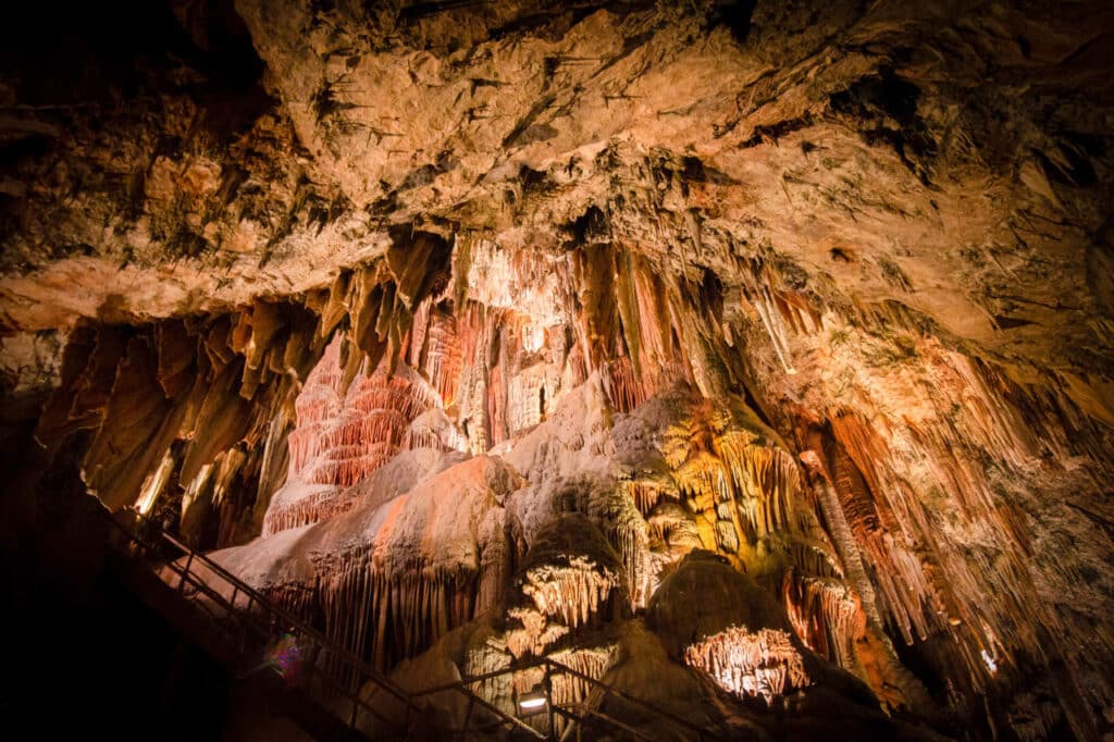 Espeleología en España, Cueva de Valporquero