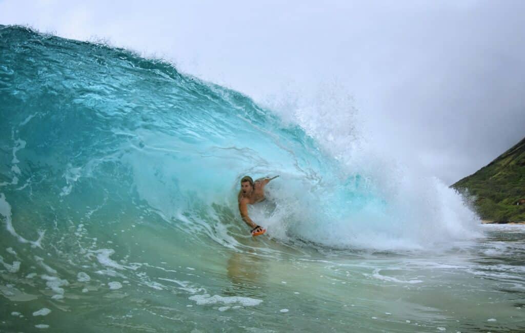 bodysurf