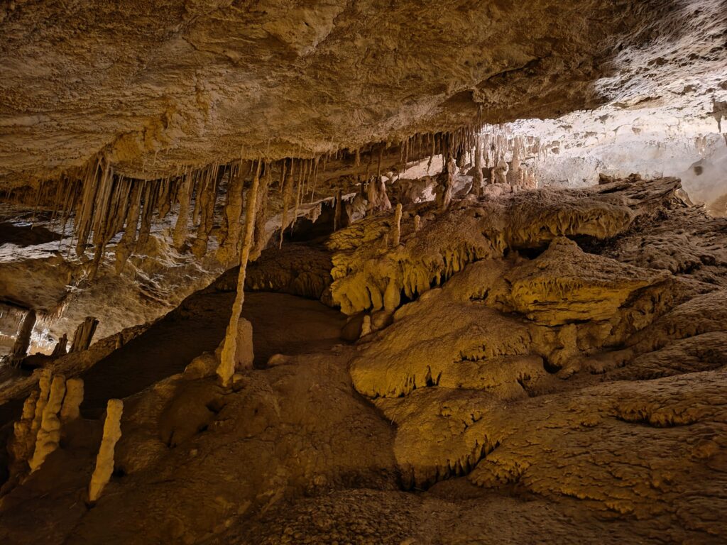 Actividades de aventura en el País Vasco, espeleología