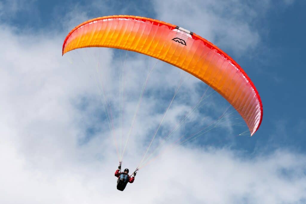 Actividades de aventura en Huesca, parapente en Castejón de Sos