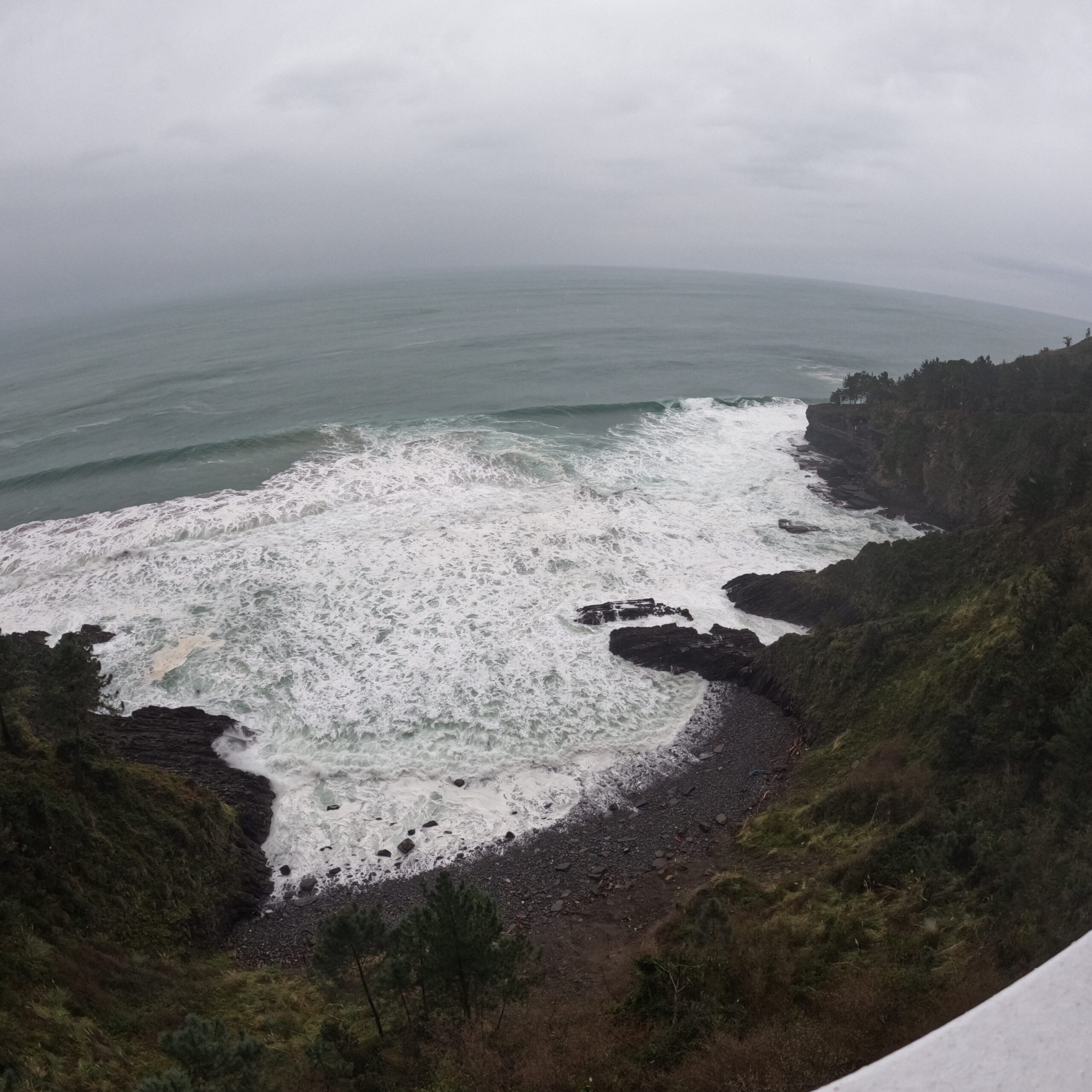 Vistas al mar desde el puente de Atxaspi