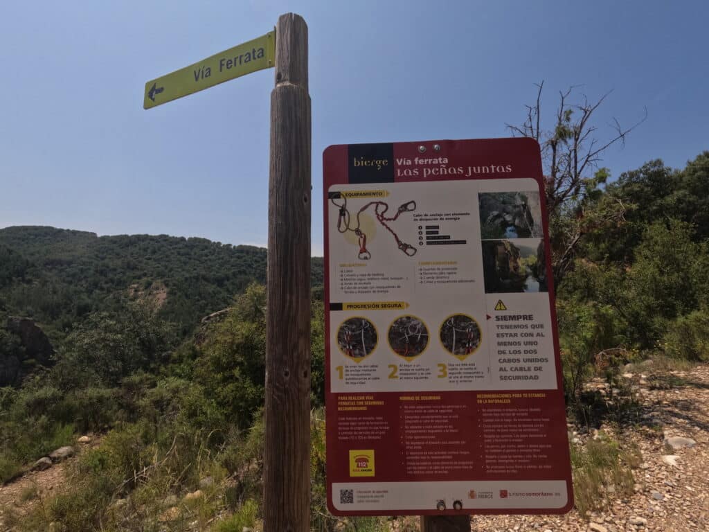 Señalización y cartel informativo